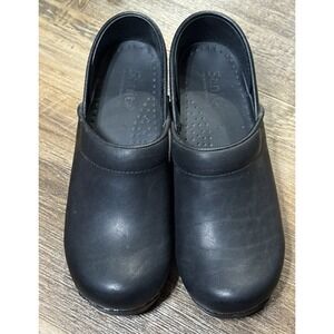 Sanita Professional Smooth Closed Clogs Black (1500006) Sz 38 Slip Resistant New